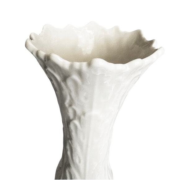 Lenox Woodland Acanthus Leaf Ivory Porcelain Vase - Picture 9 of 10